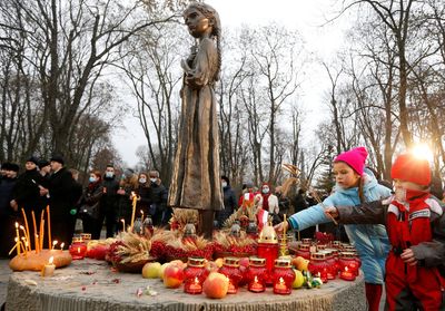 Ukraine remembers Stalin-era famine as Russia war rages