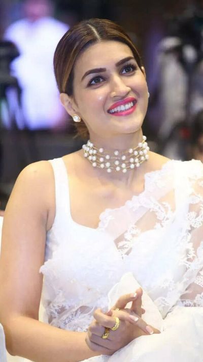 10 times Kriti Sanon served us major saree goals