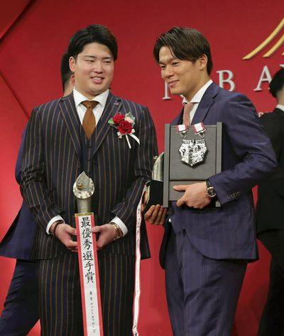 Murakami, Yamamoto repeat as MVPs