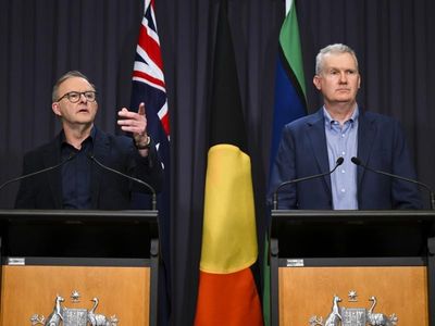 Labor seals Senate deal for workplace laws