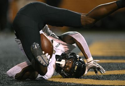 Army’s Isaiah Alston makes outrageous catch against UMass