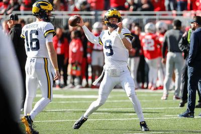 Michigan pulls ahead of Ohio State on 2 long TD passes