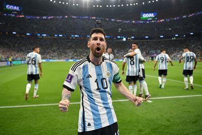 Messi leads Argentina to 2-0 win over Mexico at World Cup