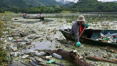 Cerron Grande, El Salvador's largest lake, is swamped by trash thanks to neglect