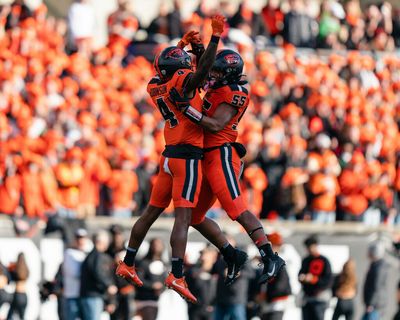 Oregon State surge stuns Oregon in Pac-12 play