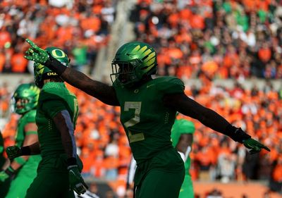 Oregon’s DJ Johnson appears to punch Oregon State fan after Ducks loss