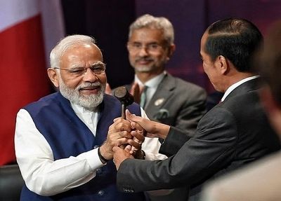 PM Modi In 'Mann Ki Baat' Gives Shout-Out to Telangana Weaver To Highlight Common Man's Pride In Hosting G20