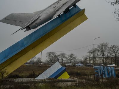 Civilians escape Kherson after Russian strikes on freed city