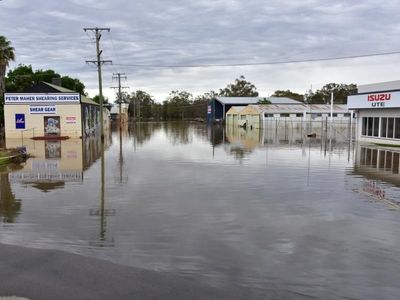 Search for teen missing in NSW floods