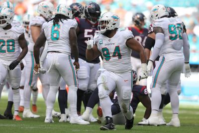 Xavien Howard with scoop and score as Dolphins are destroying Texans
