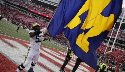 Michigan moves up to No. 2 in AP college football poll