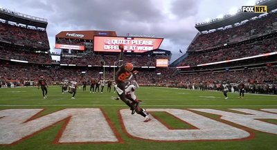 Browns’ David Njoku made a sensational one-handed TD grab to force OT and NFL fans were in awe