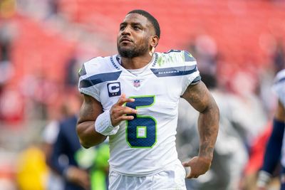 Seahawks safety Quandre Diggs picks Derek Carr off twice in first quarter