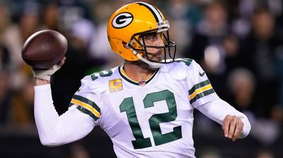 Aaron Rodgers Exits ‘SNF’ Game Early With Upper-Body Injury