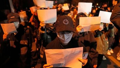 Protesters are rallying against China's COVID-19 lockdowns in cities across the country. Here's what started the movement