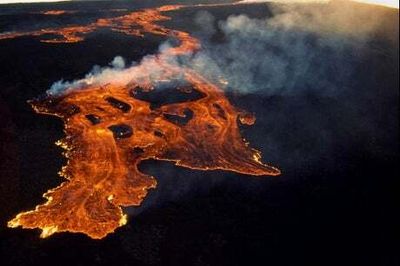 World’s largest active volcano Mauna Loa erupts in Hawaii