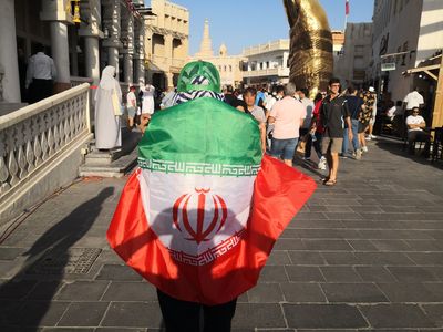 Fans unimpressed amid flag row ahead of Iran-US World Cup clash