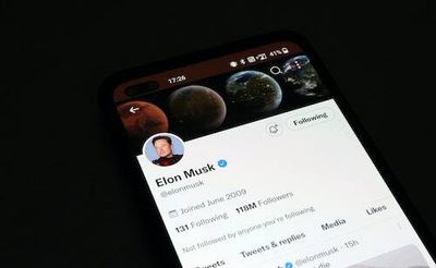 If Elon Musk made a smartphone, it would absolutely sell out