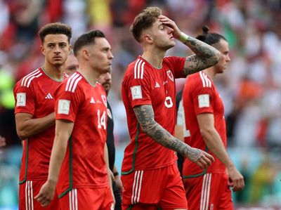 What do Wales need to do to qualify for World Cup last 16?