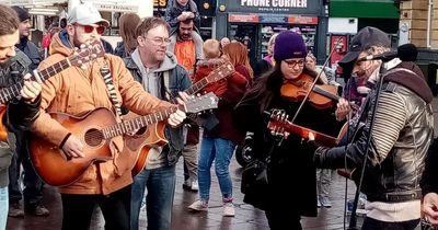 Big support for Nottinghamshire busker after council bans him from town centre for 24 hours