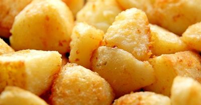 Woman shares 'amazing' roast potatoes and veg hack to save time on Christmas Day