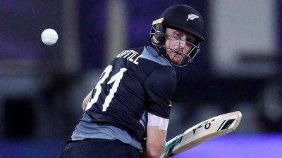 49% international cricketers ready to leave country's central contracts if they are paid more to play in T20 leagues: FICA report