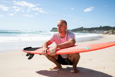 ‘I feel like I’m ready’: blind surfer chases world’s biggest wave at Nazaré