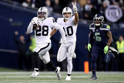 Best images from Raiders Week 12 win over Seahawks