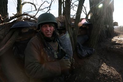 Ukrainian soldiers face a new adversary: muddy trenches