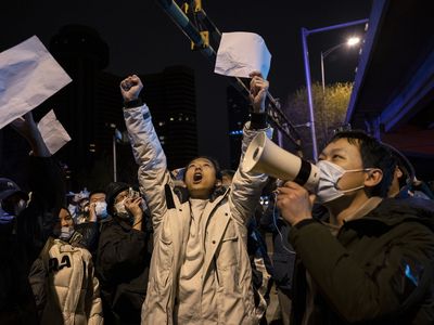 China's lockdown protests and rising COVID leave Xi Jinping with '2 bad options'