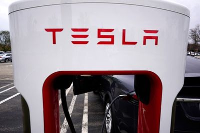 Competitors chip away at Tesla's U.S. electric vehicle share