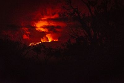 Hawaii volcano shoots lava fountains 200 feet high: USGS