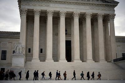 US Supreme Court hears challenge to Biden admin immigration policy