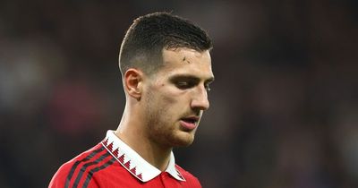 Manchester United 'identify' new right back to provide Diogo Dalot with competition and other transfer rumours