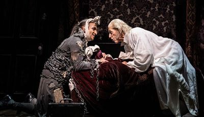 Goodman’s ‘Christmas Carol’ and its longtime Scrooge wows a first-time viewer