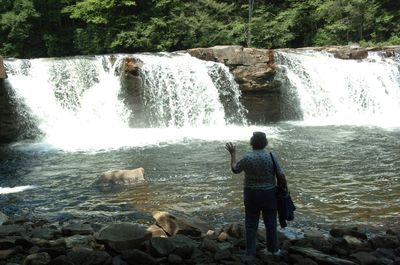 West Virginia cash-for-worker program adds 4th destination