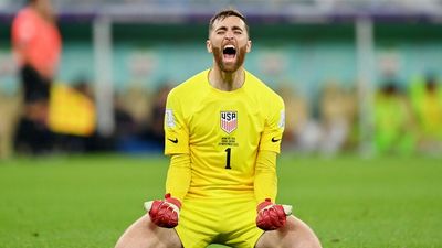 U.S. defeats Iran and moves onto World Cup round of 16