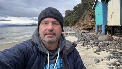 Former Tasmanian premier David Barlett speaks with abuse survivor, says department secrecy stopping ministers from acting