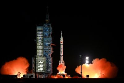 China astronauts reach Tiangong space station