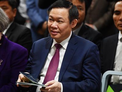 PM talks trade, defence ties with Vietnam