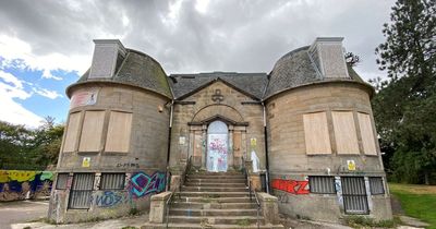Photos show abandoned Edinburgh millionaire mansion completely 'frozen in time'