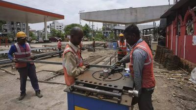 Core sector output growth slows to 0.1 % in October