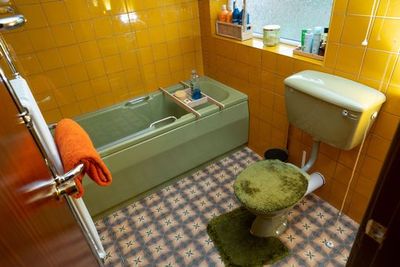 'I spent £20,000 transforming my home into a retro 70s time capsule - including avocado bathroom'