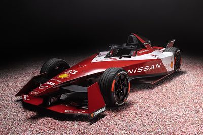 Nissan alters Formula E team name, launches cherry blossom livery
