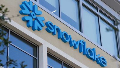 Snowflake Stock Rises On Improved Free Cash Flow Outlook