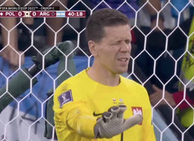 Polish goalie Wojciech Szczęsny made the most casual gesture before saving a key Lionel Messi PK