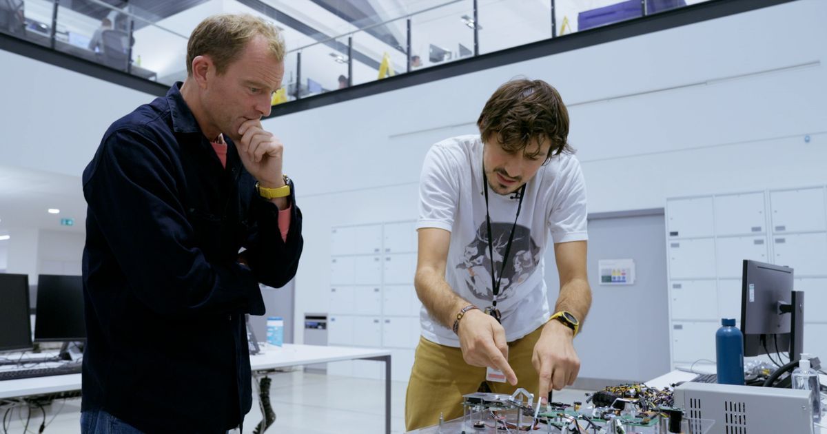 Dyson gives behindthescenes glimpse at…