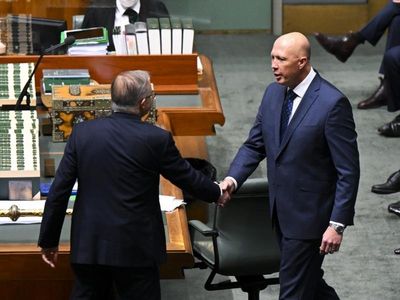 Albanese marks year of Australian heroism