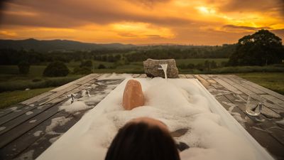 NSW farmers get go-ahead on agritourism as planning rules ease for weddings, glamping