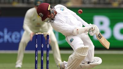 Tagenarine Chanderpaul weathers Aussie bowling barrage to make it through day two of first Test in Perth